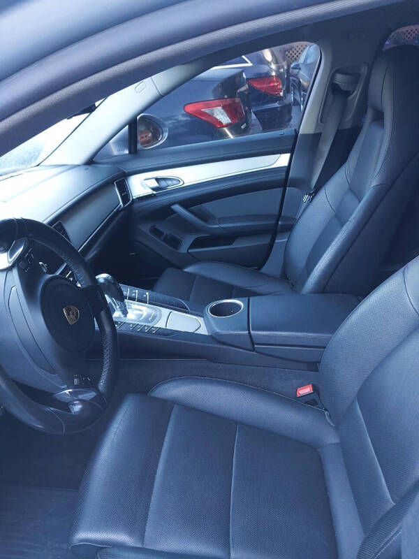 2016 Porsche Panamera 4 Edition