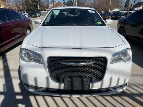 2016 Chrysler 300 for sale at Julian Auto Sales in Warren MI