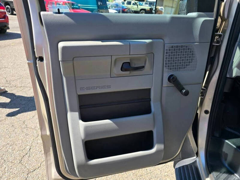 2012 Ford E-Series E-350 SD