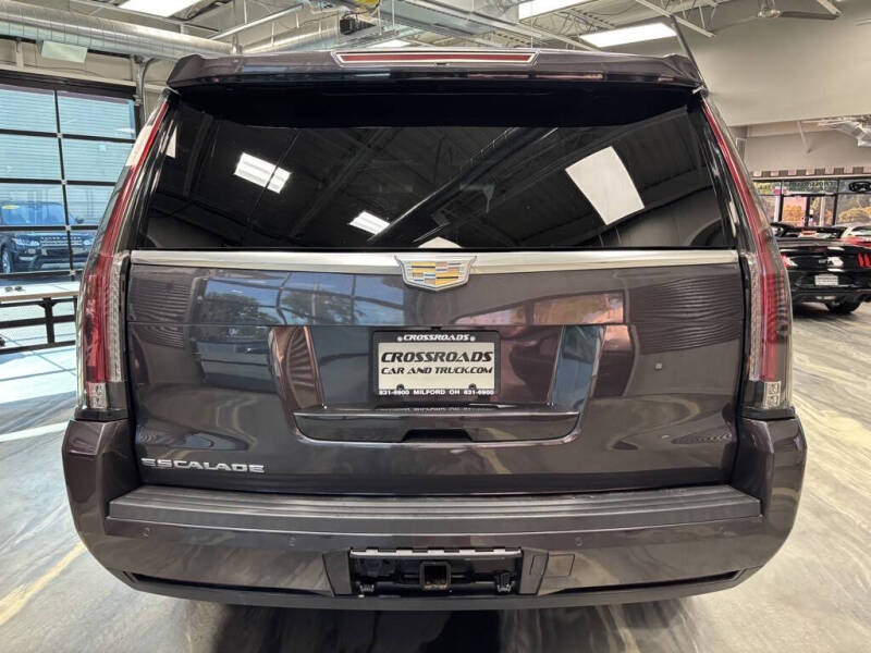 2016 Cadillac Escalade Luxury Collection