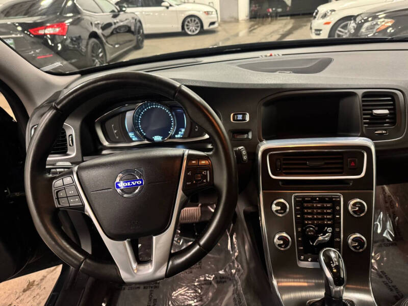 2015 Volvo V60 T5 Drive-E Platinum