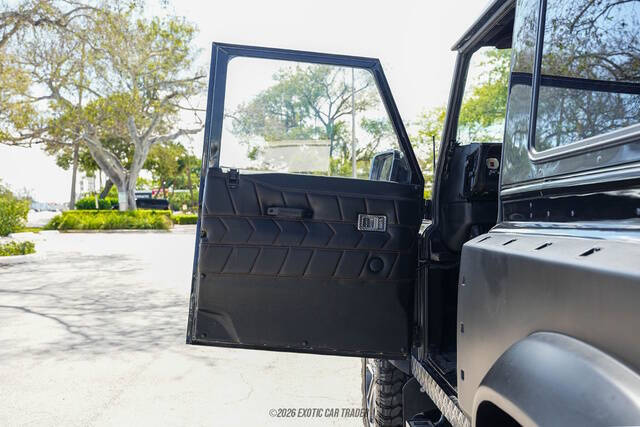 1990 Land Rover Defender