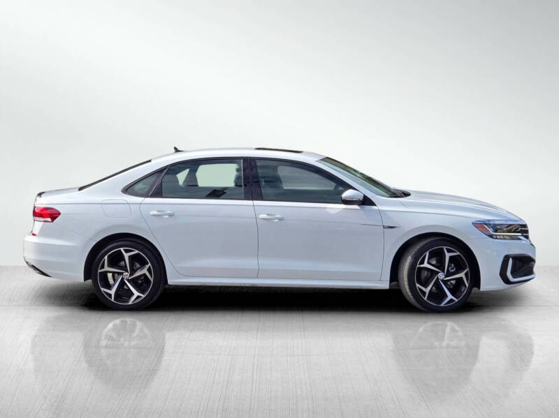 2021 Volkswagen Passat R-Line