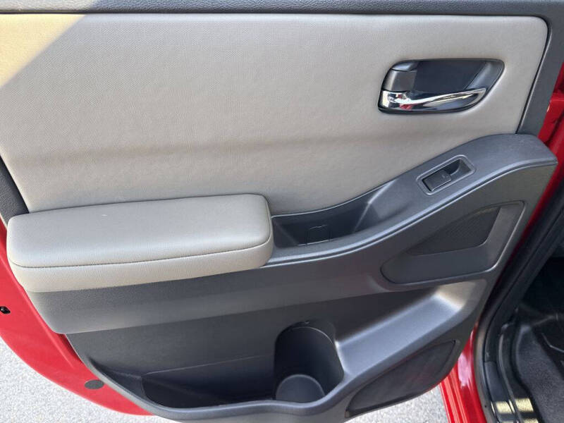 2023 Nissan Frontier SV