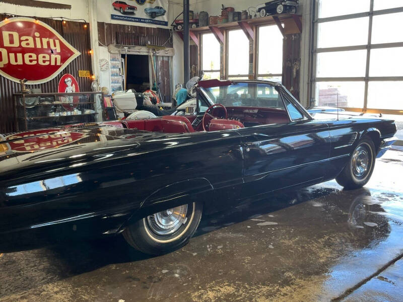 1965 Ford Thunderbird