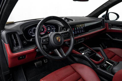 2025 Porsche Cayenne GTS