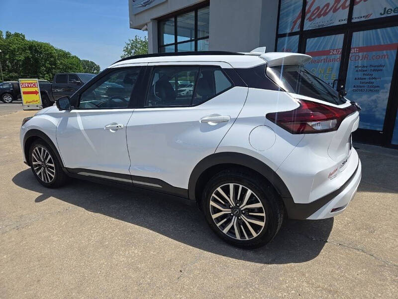 2024 Nissan Kicks SR