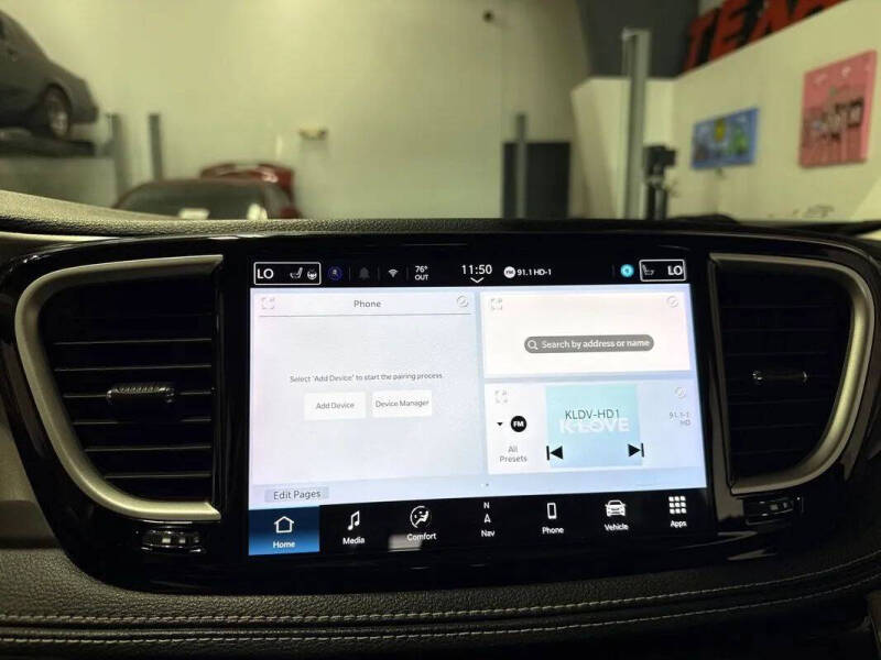 2024 Chrysler Pacifica Plug-In Hybrid Select
