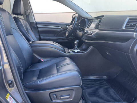 2018 Toyota Highlander SE