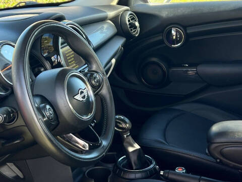 2016 MINI Hardtop 4 Door Cooper