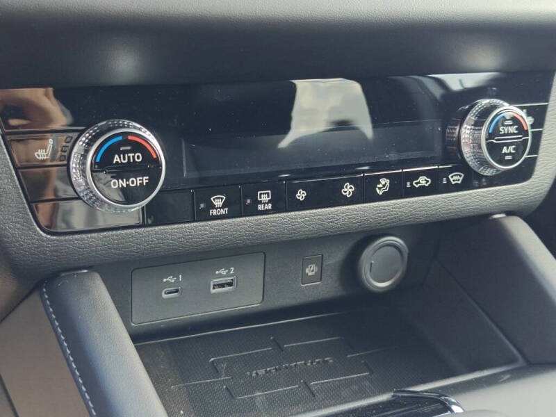 2025 Mitsubishi Outlander PHEV SE