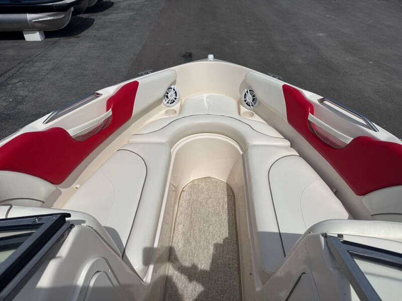 2003 Rinker 232 CAPTIVA