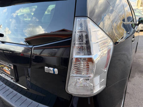2012 Toyota Prius v Five
