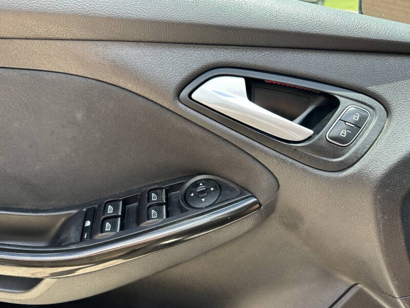 2017 Ford Focus Titanium