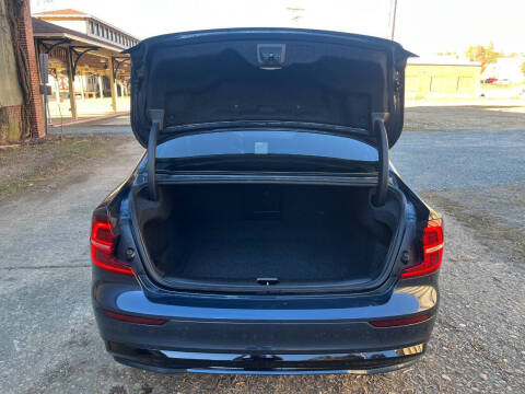 2024 Volvo S60 B5 Plus Dark Theme