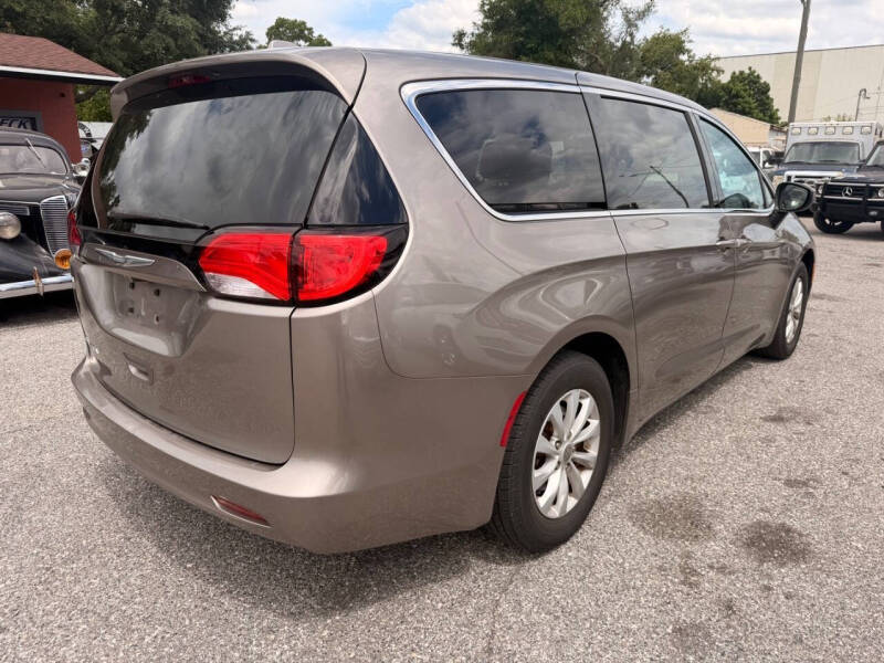 2017 Chrysler Pacifica Touring