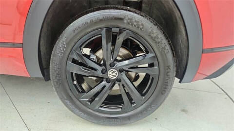 2025 Volkswagen Atlas Cross Sport SEL R-Line Black 4Motion