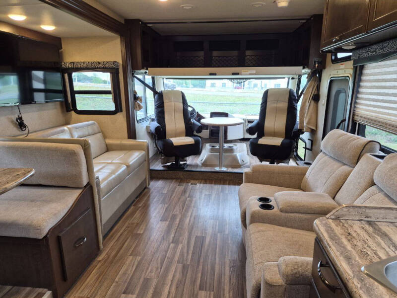 2019 Thor Motor Coach Ace 33.1