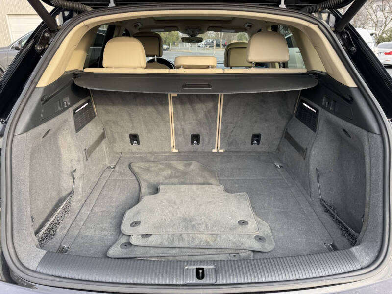 2018 Audi Q5 2.0T quattro Premium Plus