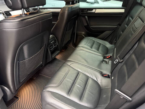 2014 Volkswagen Touareg V6 R-Line