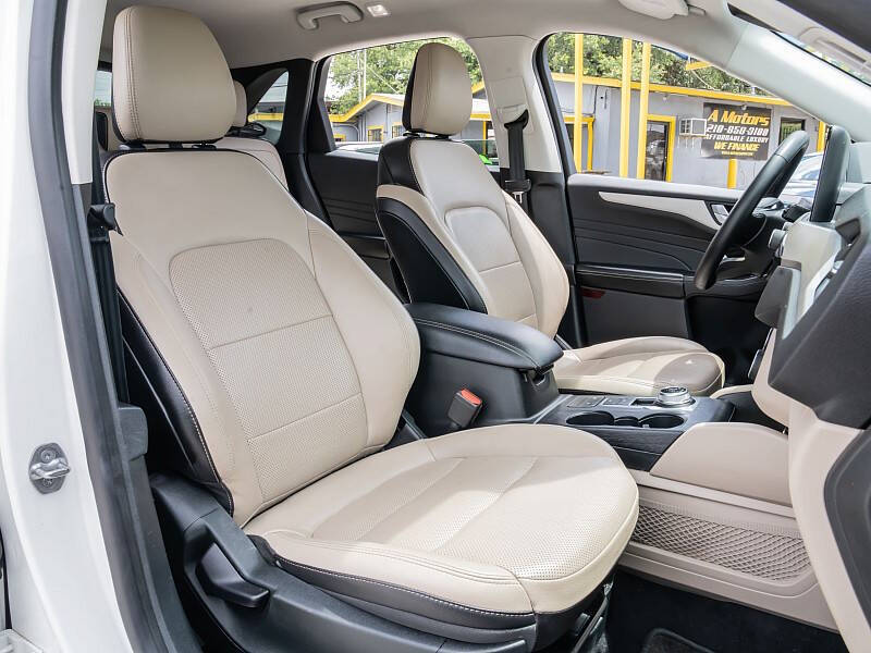 2022 Ford Escape SEL
