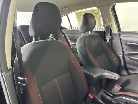 2021 Nissan Versa SR