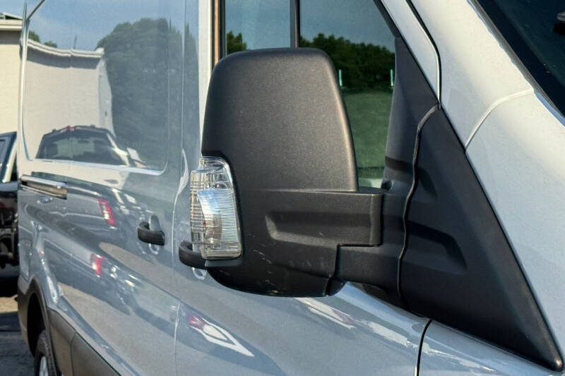 2022 Ford E-Transit 350