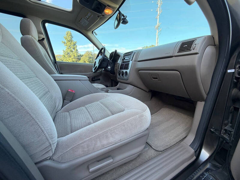 2005 Ford Explorer XLT