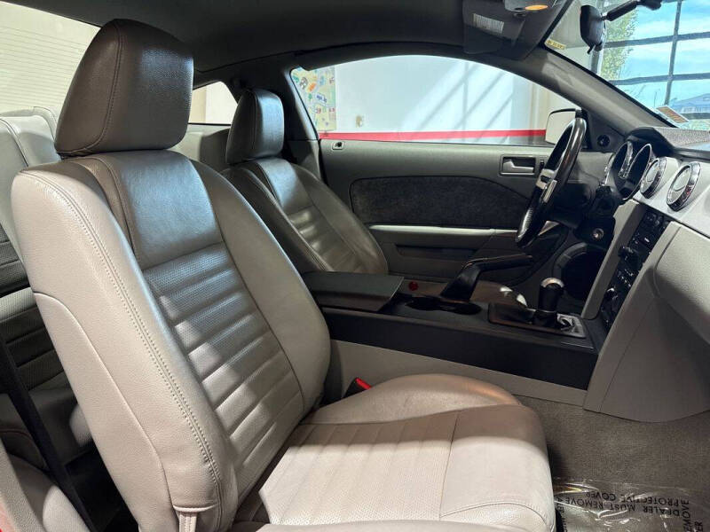 2005 Ford Mustang GT Premium