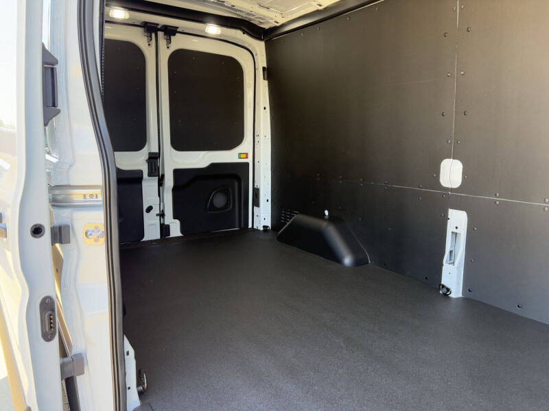 2025 Ford Transit 250