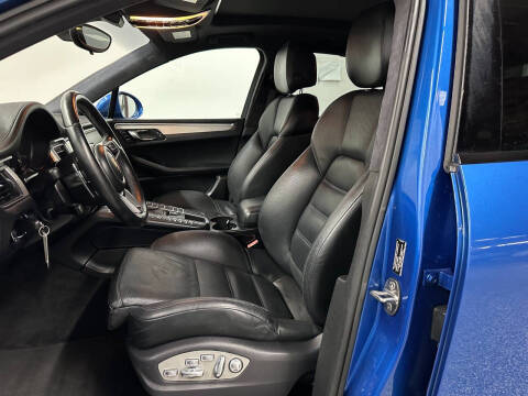 2015 Porsche Macan Turbo