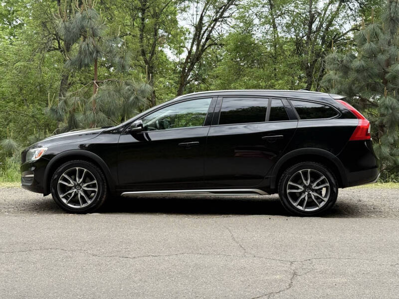 2015 Volvo V60 Cross Country T5