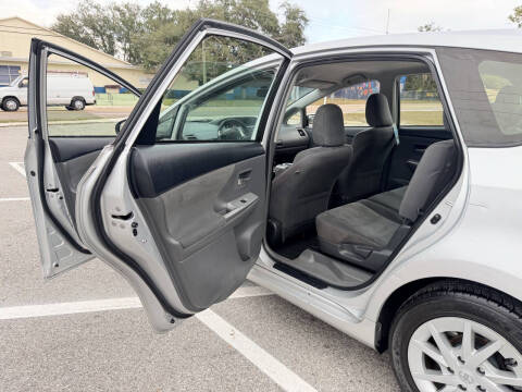 2014 Toyota Prius v Five