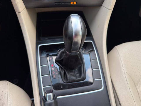 2017 Volkswagen Passat 1.8T R-Line