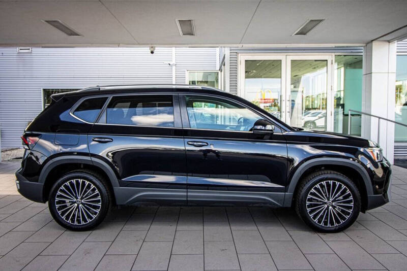 2025 Volkswagen Taos SE