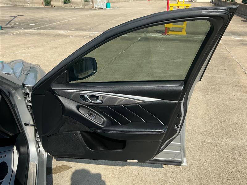 2015 Infiniti Q50