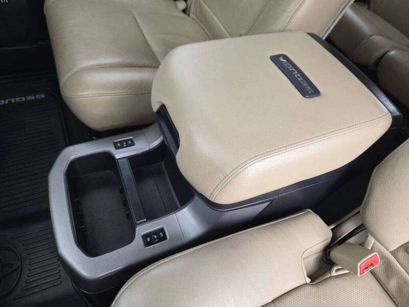 2016 Toyota Sequoia Platinum