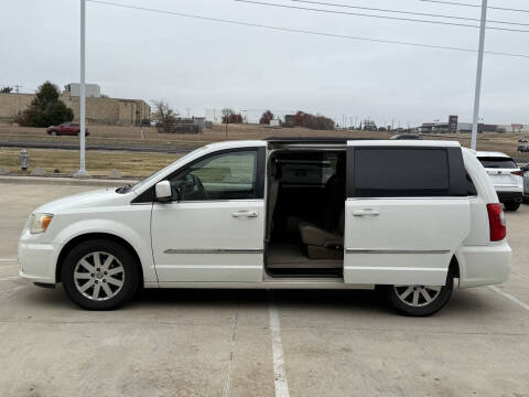 2011 Chrysler Town and Country Touring-L