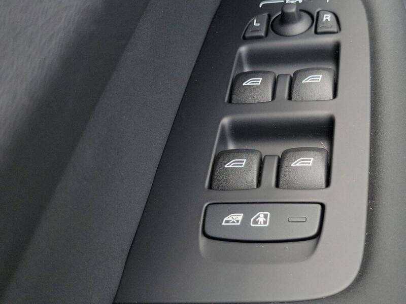 2026 Volvo XC60 B5 Core