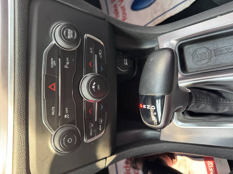 2019 Dodge Charger SXT