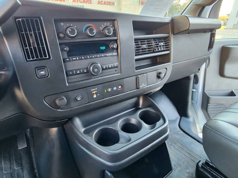 2022 Chevrolet Express 2500