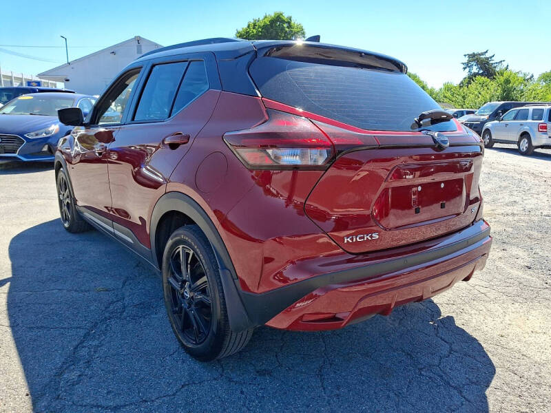 2023 Nissan Kicks SR