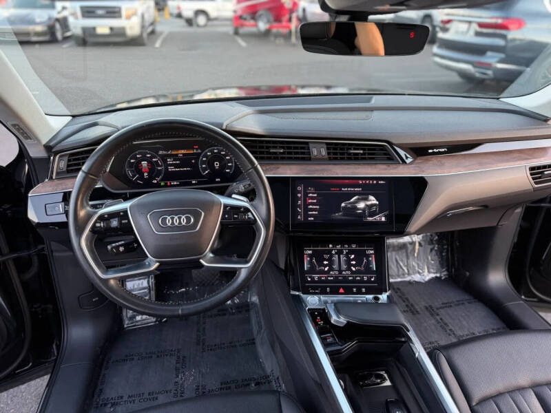 2019 Audi e-tron quattro Premium Plus