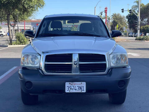 2005 Dodge Dakota ST