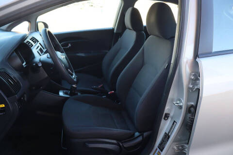 2012 Kia Rio 5-Door LX