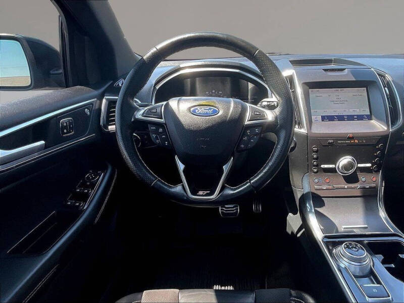 2020 Ford Edge ST