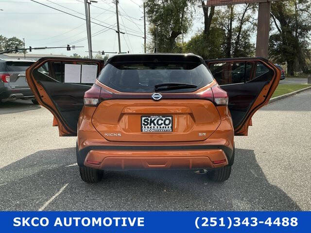2021 Nissan Kicks SR