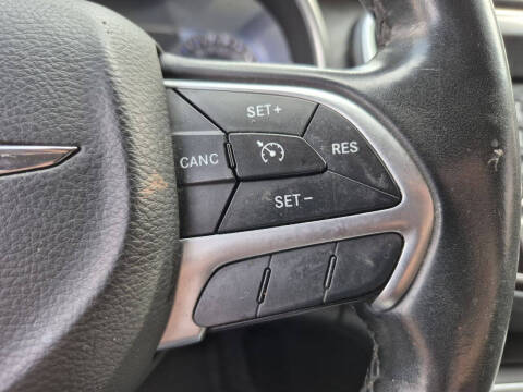 2016 Chrysler 200 LX