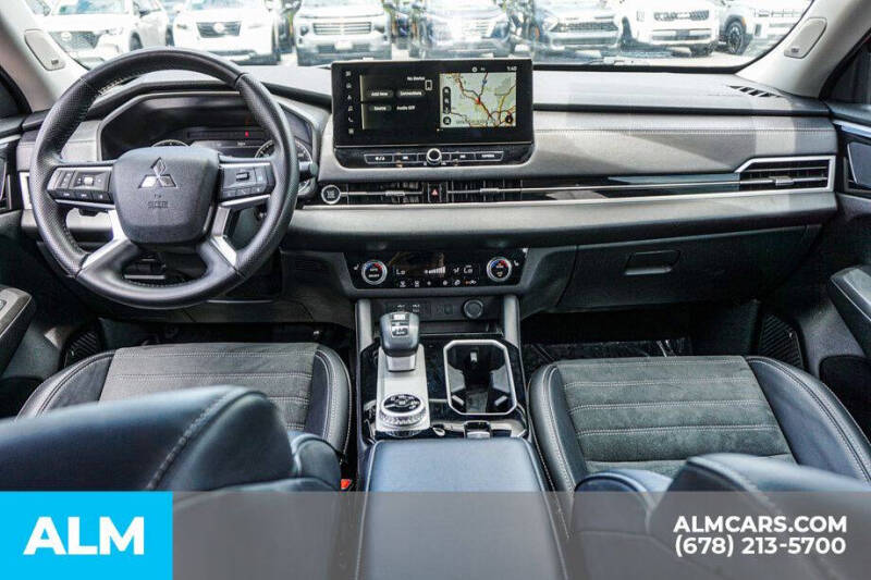 2025 Mitsubishi Outlander SE
