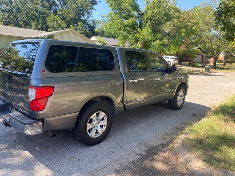 2017 Nissan Titan SV
